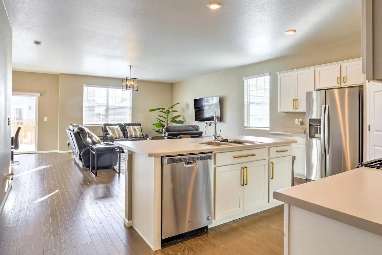 Spacious Aurora House With Yard About 10 Mi To Dia! Holiday home