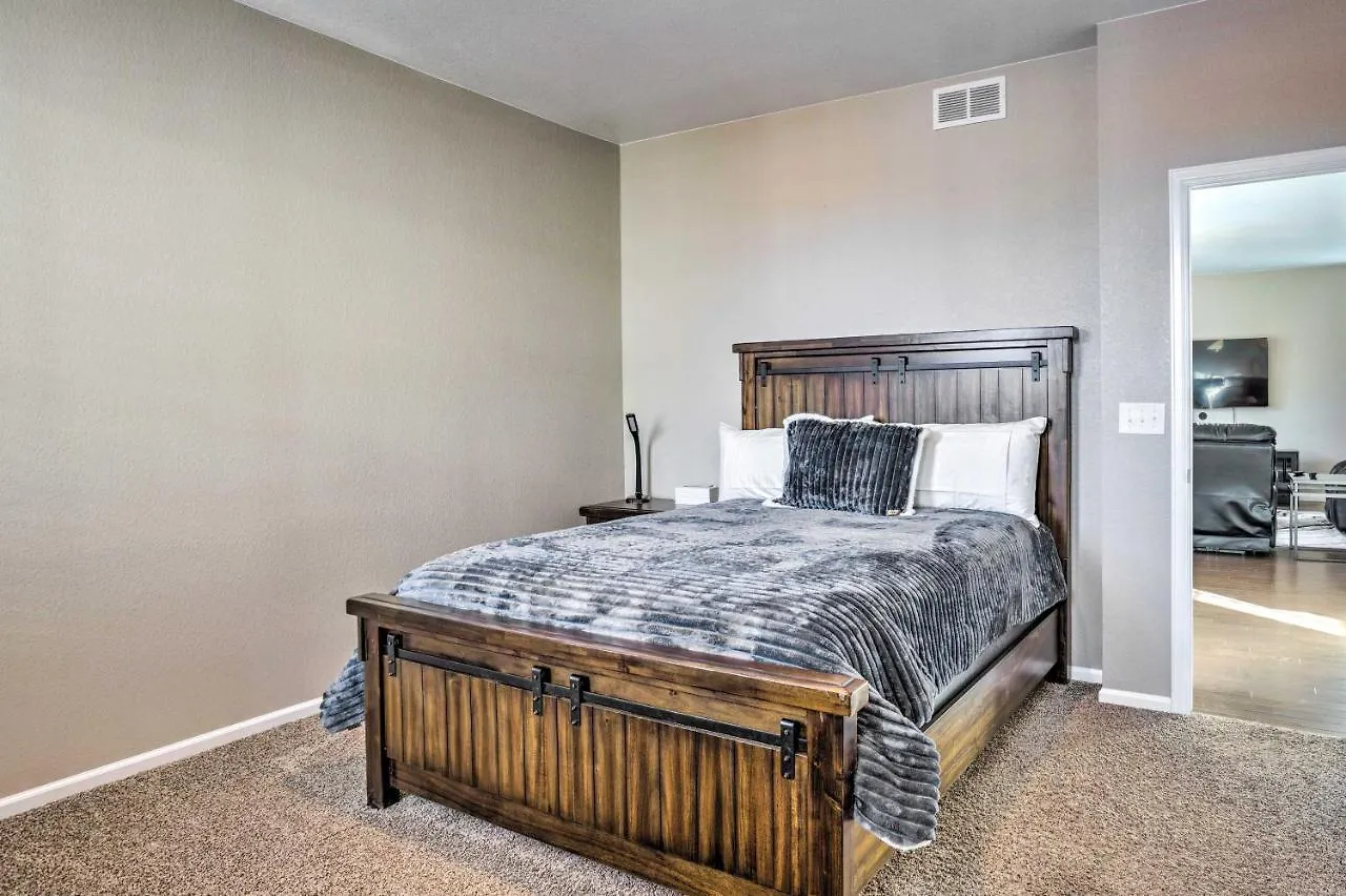 Spacious Aurora House With Yard About 10 Mi To Dia!