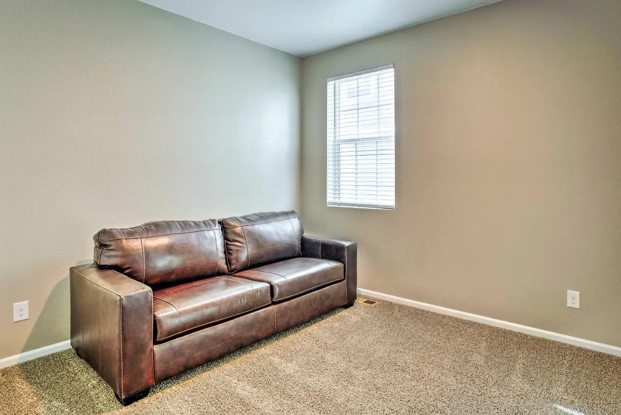 Spacious Aurora House With Yard About 10 Mi To Dia! Holiday home